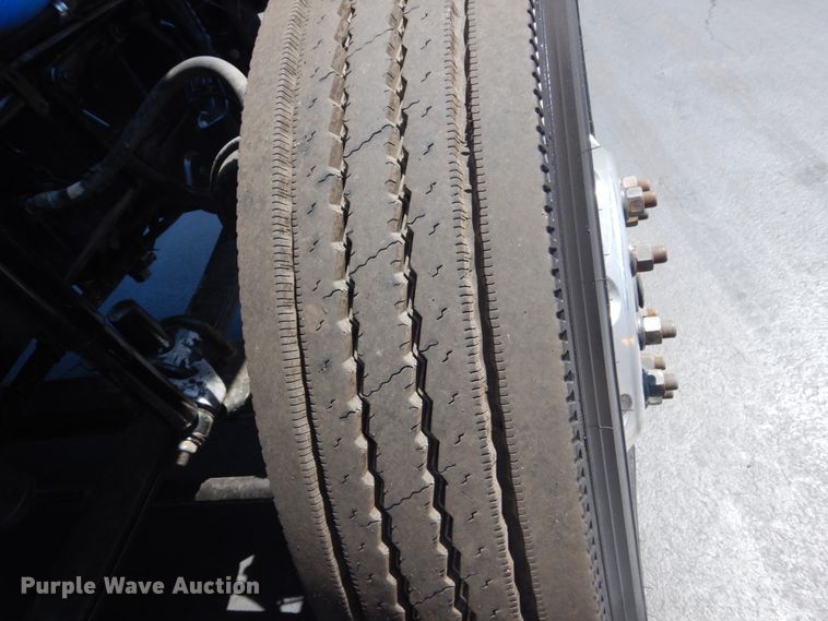 image for item GW9821 2014 Freightliner Coronado glider kit semi truck