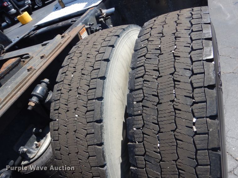 image for item GW9821 2014 Freightliner Coronado glider kit semi truck