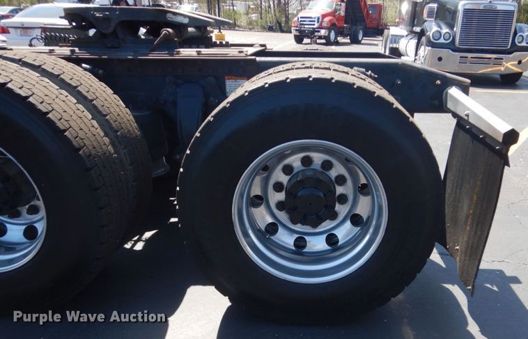 image for item GW9821 2014 Freightliner Coronado glider kit semi truck