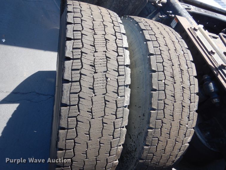 image for item GW9821 2014 Freightliner Coronado glider kit semi truck