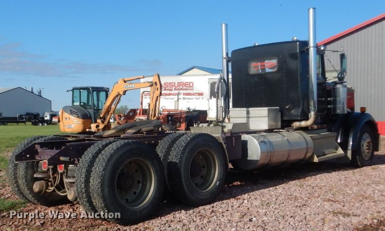 image for item GW9860 1990 Kenworth W900 semi truck