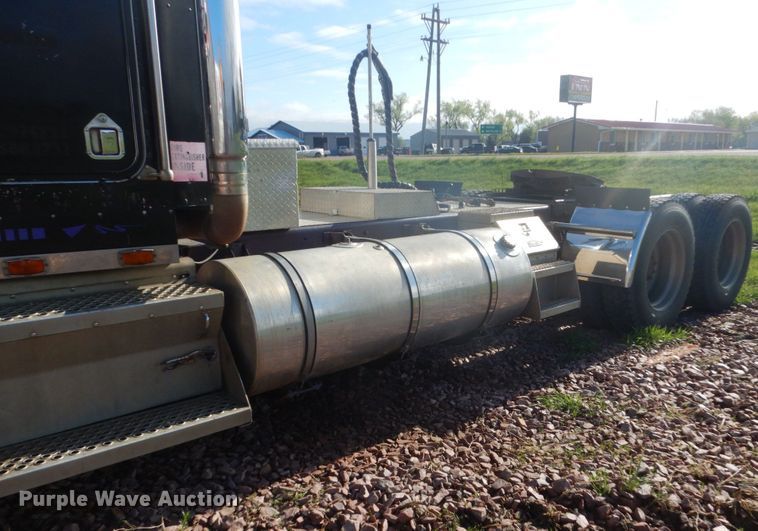 image for item GW9860 1990 Kenworth W900 semi truck