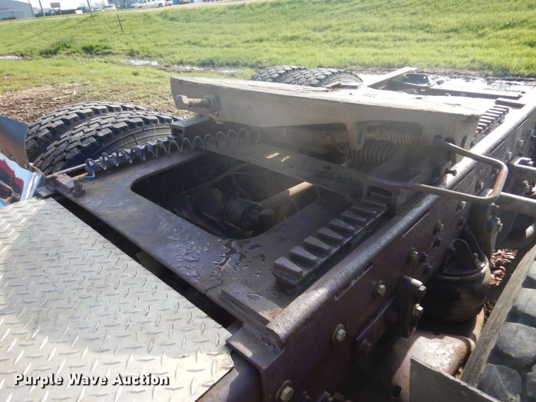 image for item GW9860 1990 Kenworth W900 semi truck