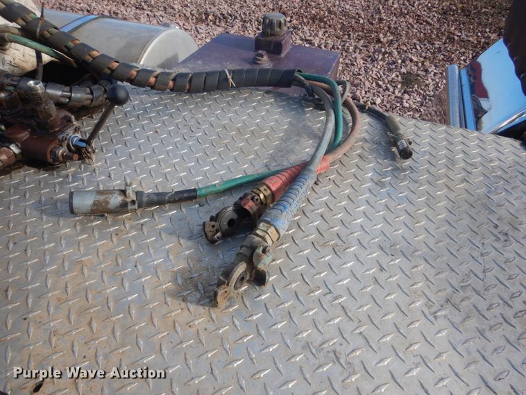 image for item GW9860 1990 Kenworth W900 semi truck