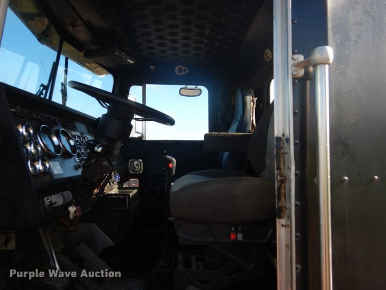 image for item GW9860 1990 Kenworth W900 semi truck