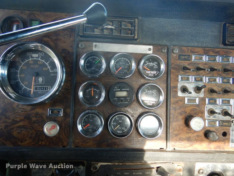 image for item GW9860 1990 Kenworth W900 semi truck