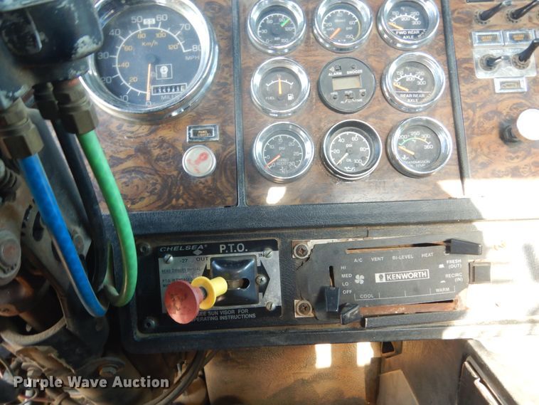 image for item GW9860 1990 Kenworth W900 semi truck