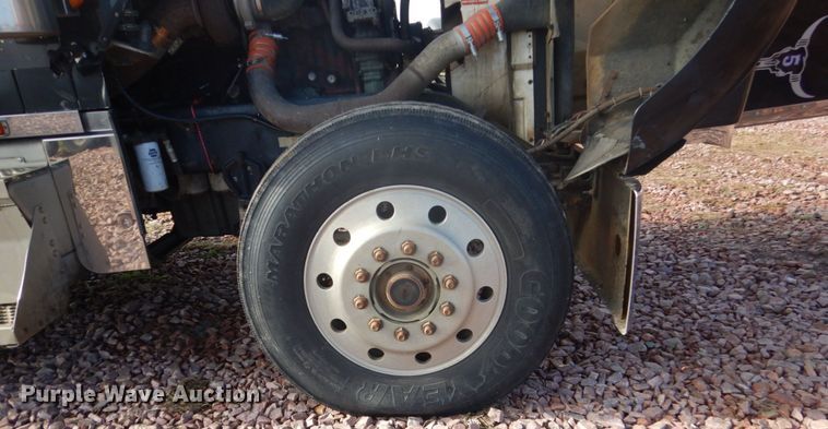 image for item GW9860 1990 Kenworth W900 semi truck