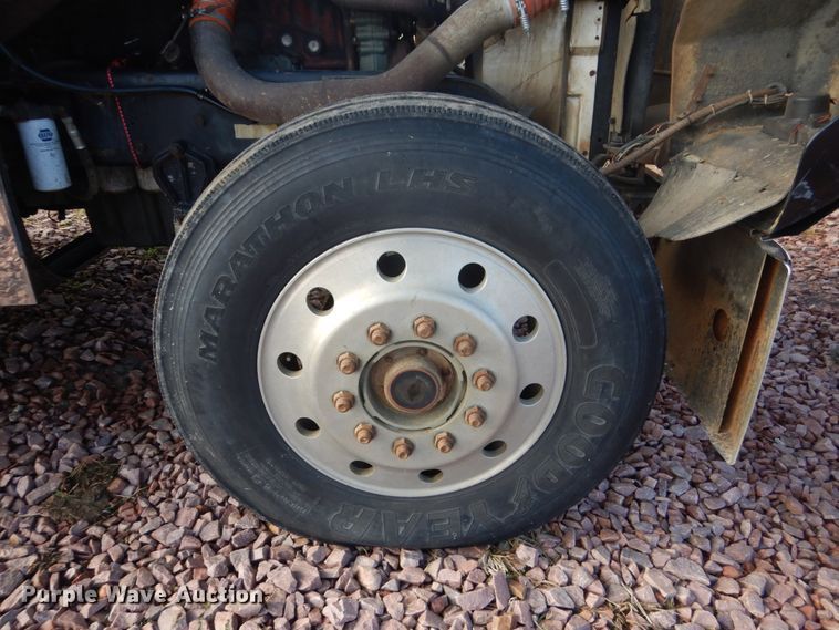 image for item GW9860 1990 Kenworth W900 semi truck