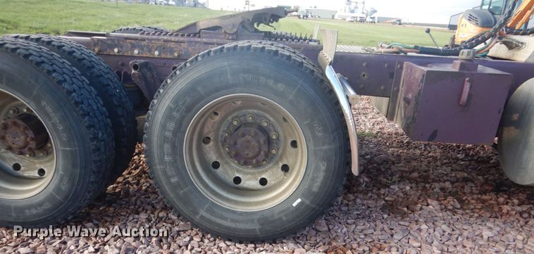 image for item GW9860 1990 Kenworth W900 semi truck