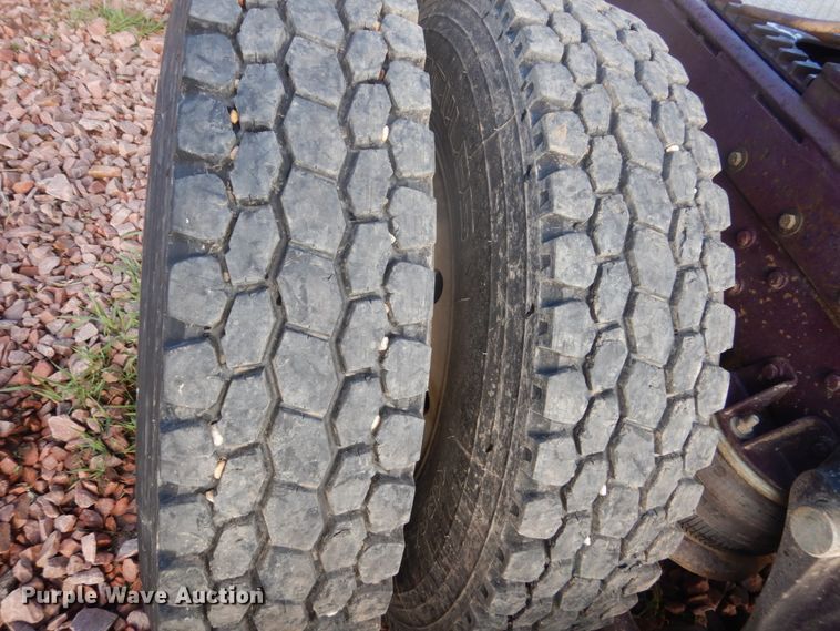 image for item GW9860 1990 Kenworth W900 semi truck