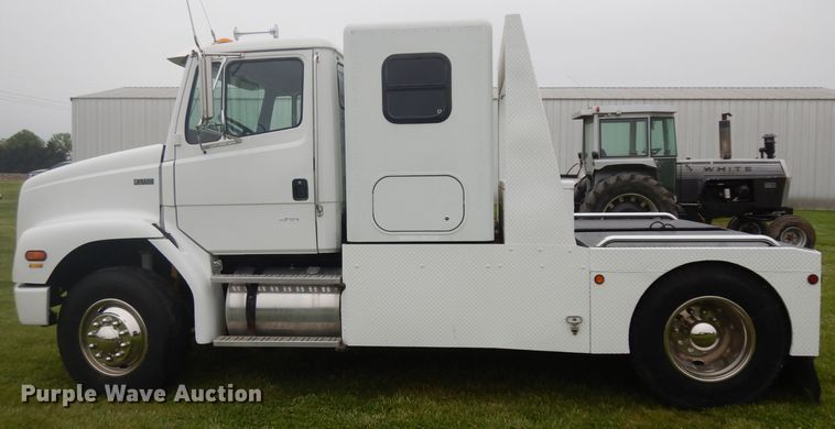 image for item GY9211 1996 Freightliner FL112  flatbed truck