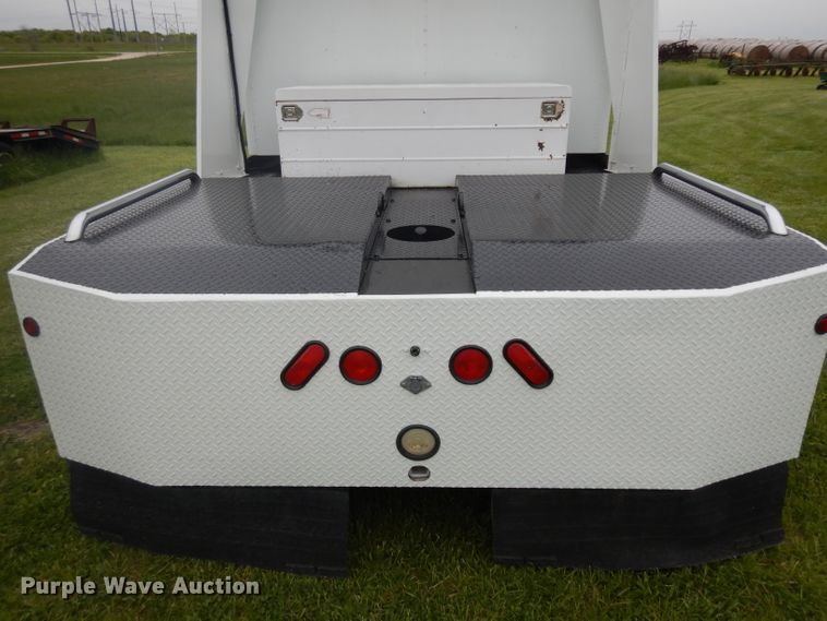 image for item GY9211 1996 Freightliner FL112  flatbed truck