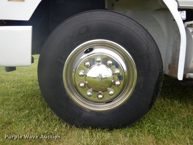 image for item GY9211 1996 Freightliner FL112  flatbed truck