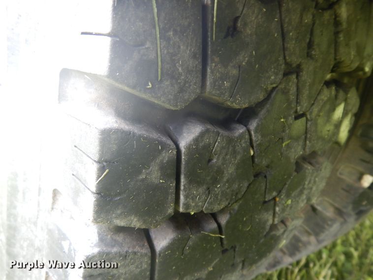 image for item GY9211 1996 Freightliner FL112  flatbed truck