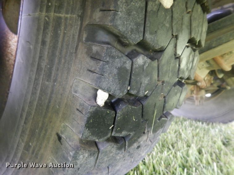 image for item GY9211 1996 Freightliner FL112  flatbed truck