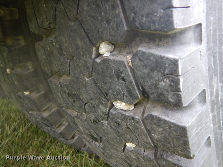 image for item GY9211 1996 Freightliner FL112  flatbed truck