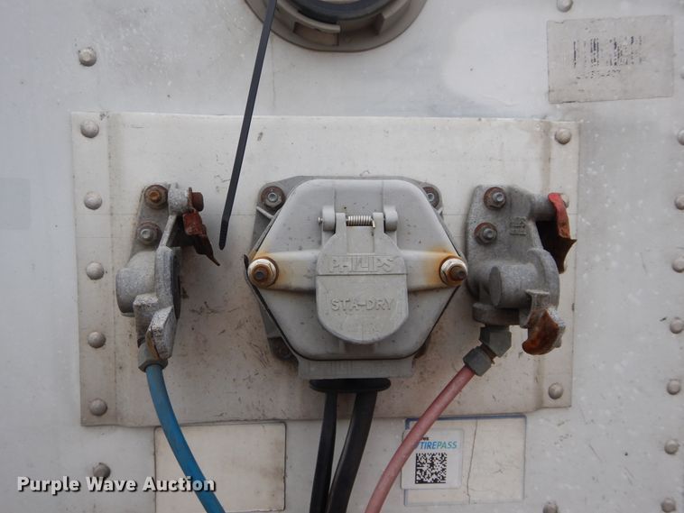 image for item HA9166 2006 Stoughton AVXW-535T-S-C-AR dry van trailer