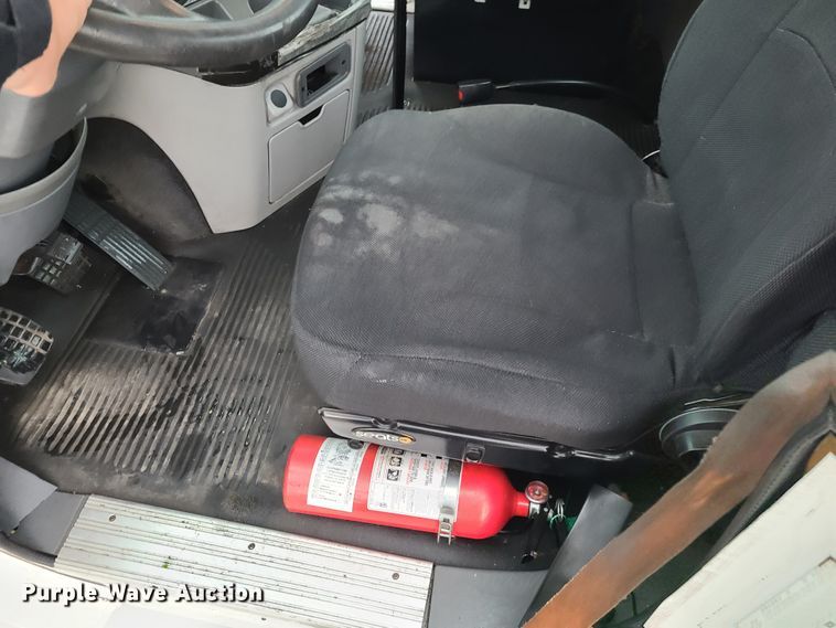 image for item K5820 2009 Freightliner Columbia semi truck