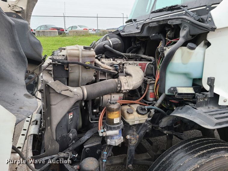 image for item K5820 2009 Freightliner Columbia semi truck