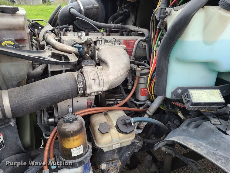 image for item K5820 2009 Freightliner Columbia semi truck