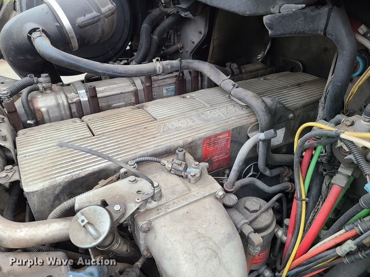 image for item K5820 2009 Freightliner Columbia semi truck