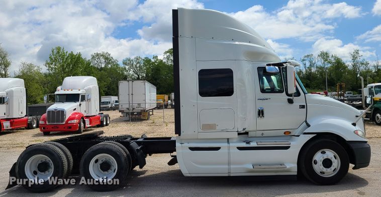 image for item K5849 2012 International ProStar  semi truck