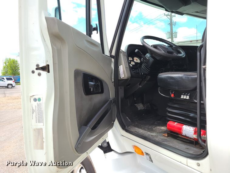 image for item K5849 2012 International ProStar  semi truck