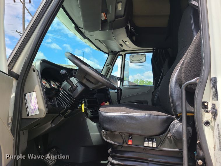 image for item K5849 2012 International ProStar  semi truck