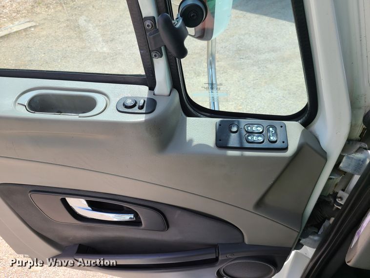 image for item K5849 2012 International ProStar  semi truck