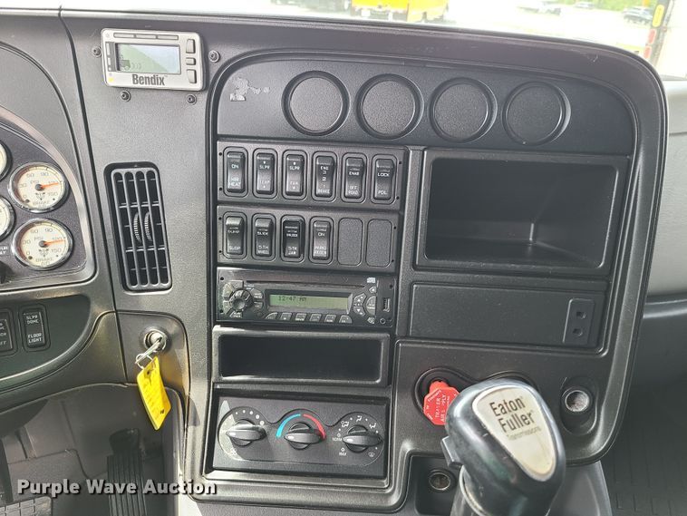 image for item K5849 2012 International ProStar  semi truck