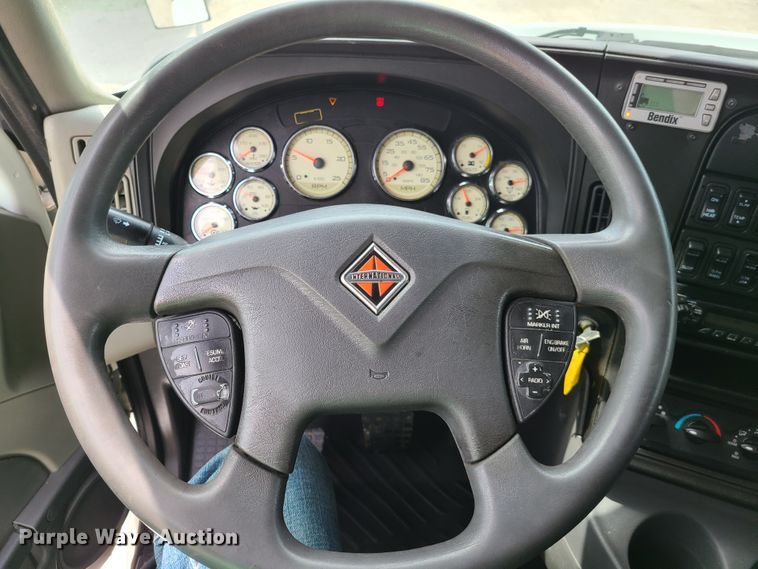 image for item K5849 2012 International ProStar  semi truck