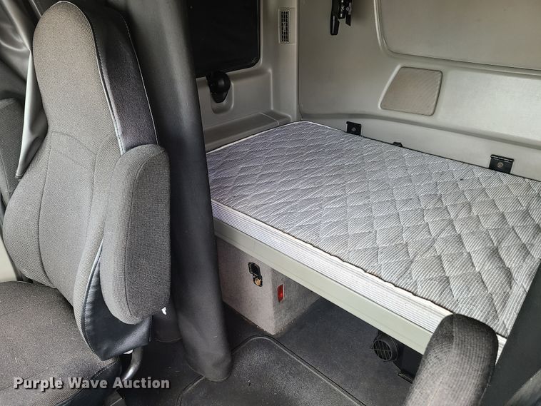 image for item K5849 2012 International ProStar  semi truck