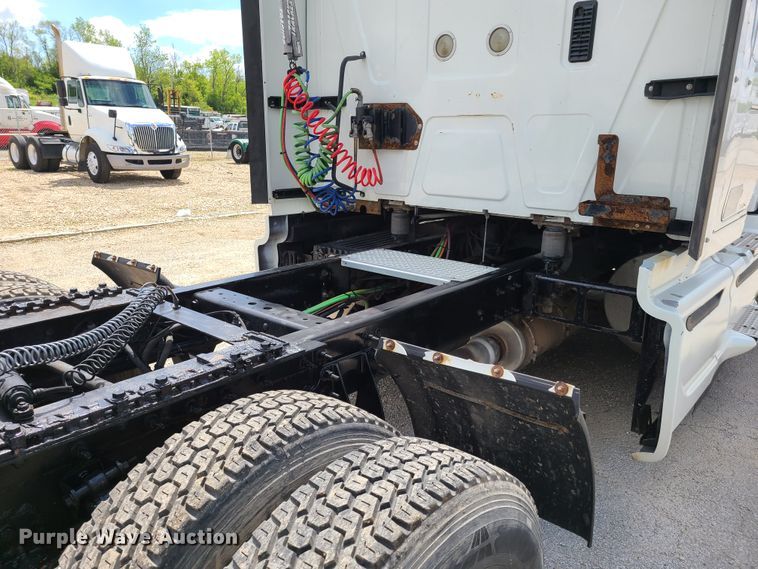 image for item K5849 2012 International ProStar  semi truck