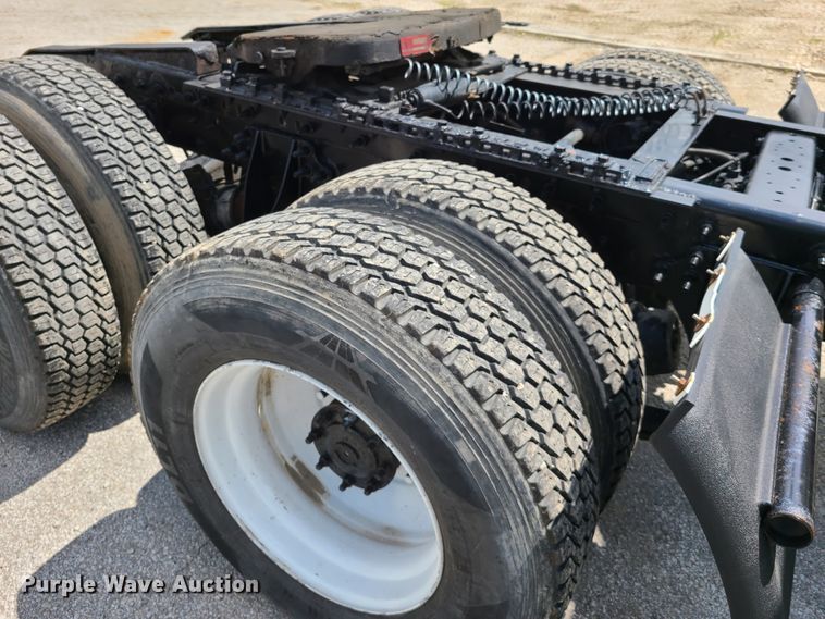 image for item K5849 2012 International ProStar  semi truck