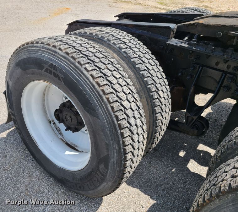 image for item K5849 2012 International ProStar  semi truck