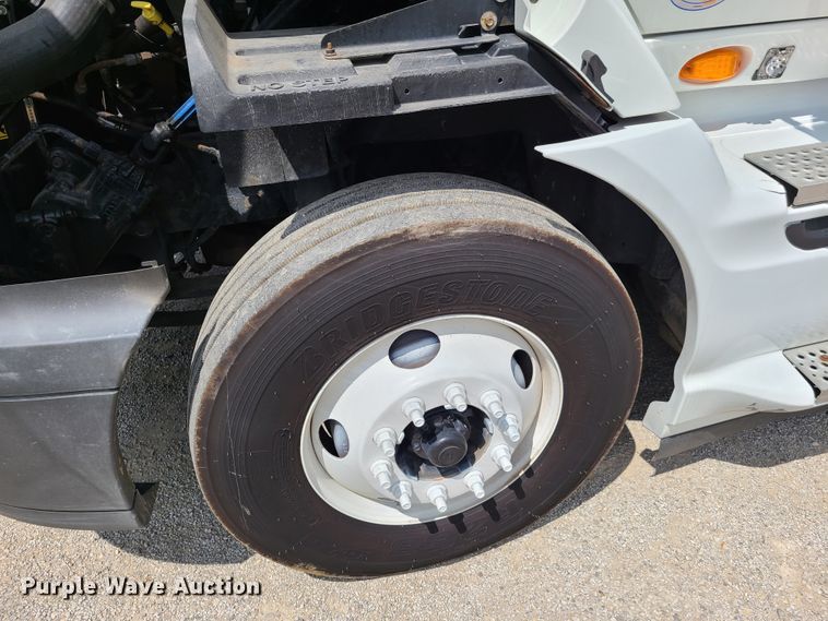 image for item K5849 2012 International ProStar  semi truck