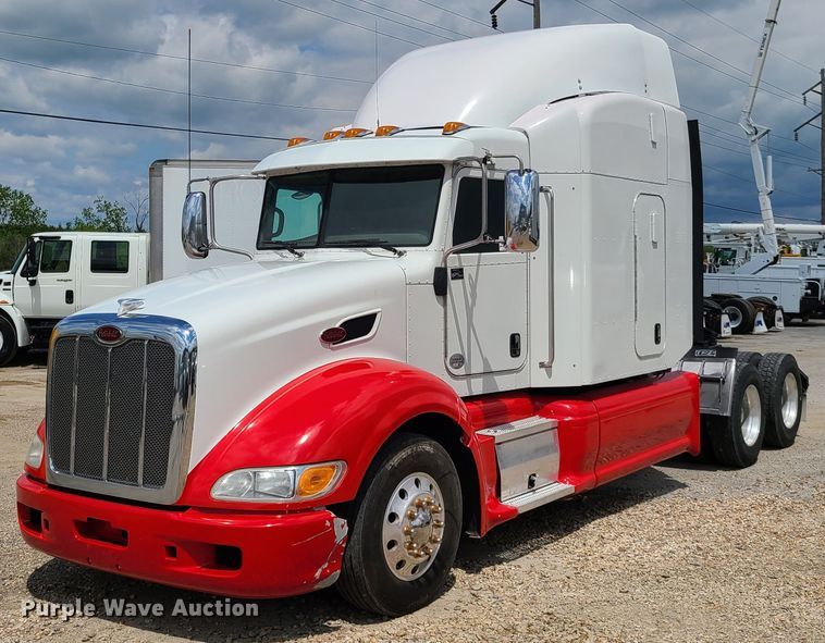 image for item K5850 2012 Peterbilt 386  semi truck