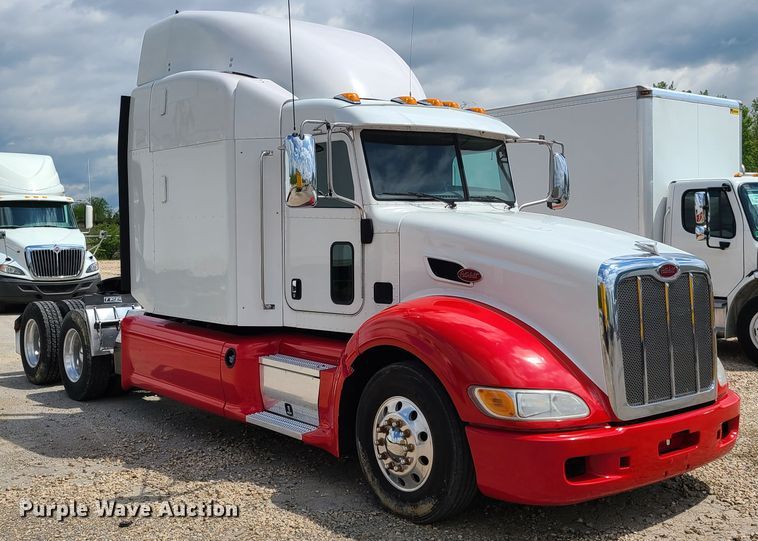 image for item K5850 2012 Peterbilt 386  semi truck