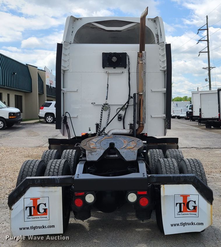 image for item K5850 2012 Peterbilt 386  semi truck