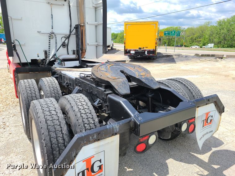 image for item K5850 2012 Peterbilt 386  semi truck