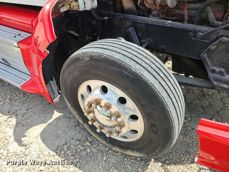 image for item K5850 2012 Peterbilt 386  semi truck