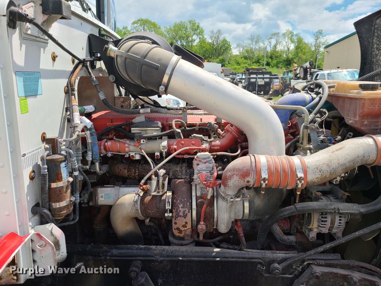 image for item K5850 2012 Peterbilt 386  semi truck