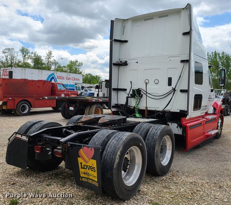 image for item K5852 2013 International ProStar  semi truck