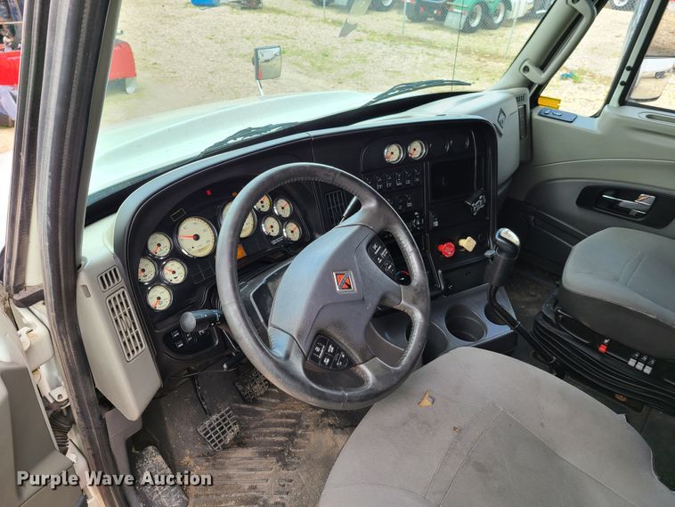 image for item K5852 2013 International ProStar  semi truck