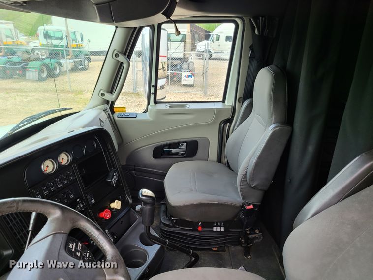 image for item K5852 2013 International ProStar  semi truck