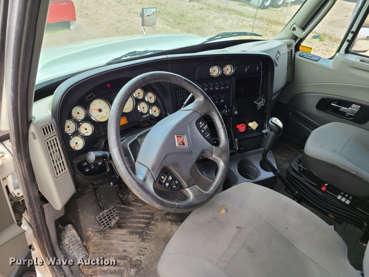 image for item K5852 2013 International ProStar  semi truck