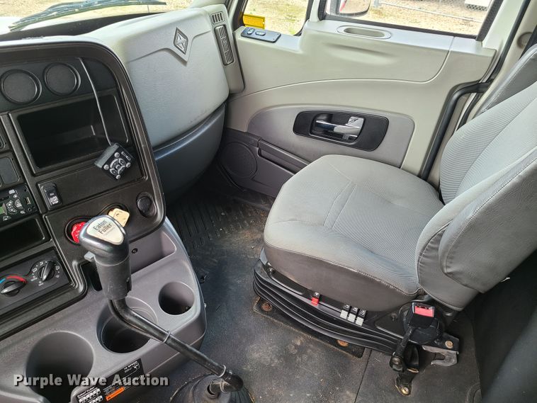 image for item K5852 2013 International ProStar  semi truck