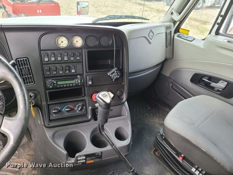 image for item K5852 2013 International ProStar  semi truck