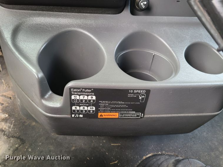 image for item K5852 2013 International ProStar  semi truck